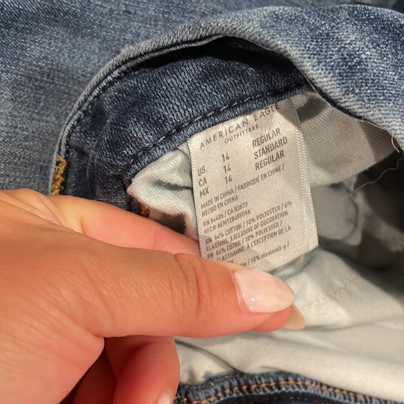 American Eagle: The Dream Jean - Picture 3 of 5
